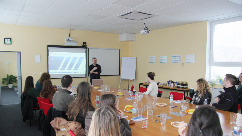 Students from the University of Dallas visited ESA logistika