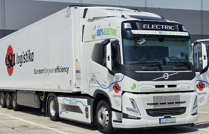 Kompleksowa usługa logistyczna Green 3 PL obejmuje transport pojazdami ciężarowymi z użyciem dodatkowych naczep