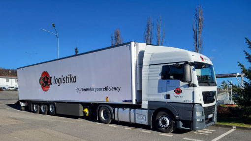 Transport drogowy całopojazdowy FTL, ciężarówka z logo firmy ESA