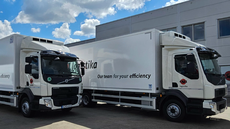 ESA logistika 2 distribution vehicles with 2 drivers